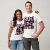 夏の太陽と塩と砂のビーチトリップ Tシャツ (ユニセックス)