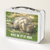 夏の太陽に浮かぶ、かわいいカピバラの夢 メタルランチボックス (裏面)