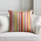 夏の屋外ストライププリント クッション