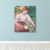 夏の庭で花を摘む少女 キャンバスプリント (インサイチュ (ウッドフロア))