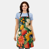 夏の庭の花いちご柄 エプロン (着用した状態)