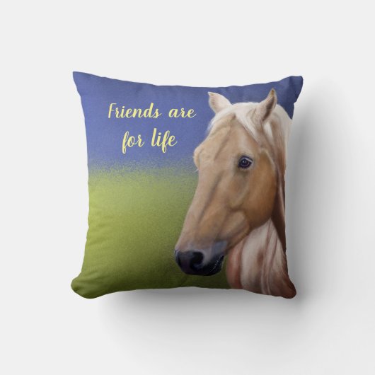 夏の日の緑の野原の馬 クッション (正面)