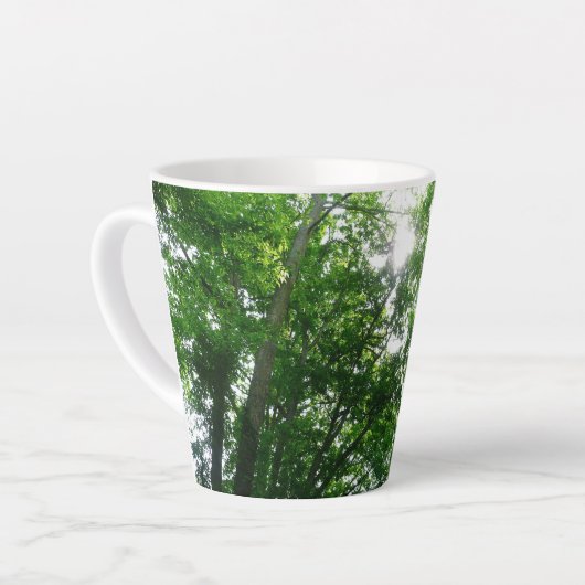 夏の木々を見上げる カフェラテマグ (左アングル)