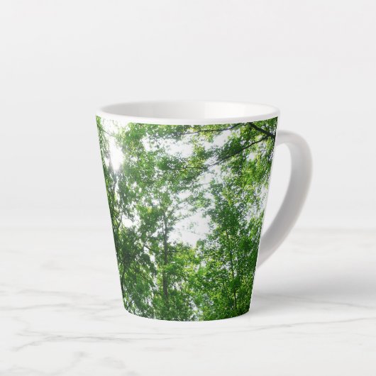 夏の木々を見上げる カフェラテマグ (右アングル)