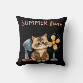 夏の楽しみ猫Tシャツ サルカスティックタビー クッション (正面)