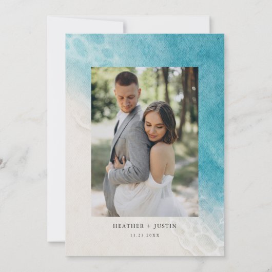 夏の水の色のビーチ海写真 セーブザデート (裏面)