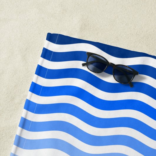 夏の海の海の波のストライプの任意一流の単語 ビーチタオル (インサイチュ)