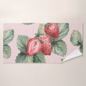 夏の熟したイチゴ：水色ピンク バスタオル (バスタオル)