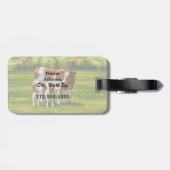 夏の牧草地でガーンジー牛と可愛い子牛 ラゲッジタグ (裏面横)