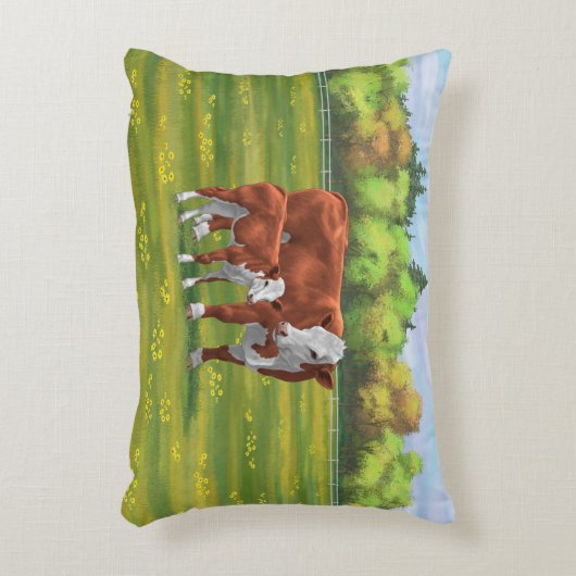 夏の牧草地でヘレフォードカウカフカートカーフ アクセントクッション (正面(垂直))