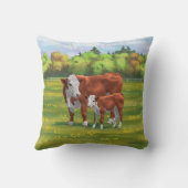 夏の牧草地でヘレフォードカウカフカートカーフ クッション (裏面)