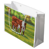 夏の牧草地でヘレフォードカウカフカートカーフ ラージペーパーバッグ (正面アングル)