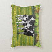夏の牧草地でホルスタイン牛&かわいい子牛 アクセントクッション (正面(垂直))