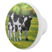 夏の牧草地でホルスタイン牛&かわいい子牛 セラミックノブ (右)