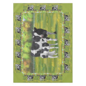 夏の牧草地でホルスタイン牛&かわいい子牛 テーブルクロス (正面)