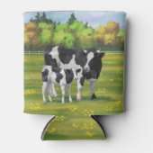 夏の牧草地でホルスタイン牛&かわいい子牛 缶クーラー (正面)