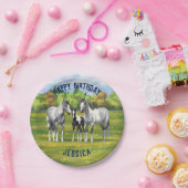 夏の牧草地で絵を描のリンゴ灰色の馬 ペーパープレート (パーティー)