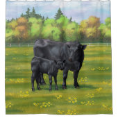 夏の牧草地に黒アンガスカウカワイカフカーフ シャワーカーテン (正面)