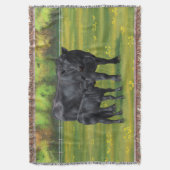 夏の牧草地に黒アンガスカウカワイカフカーフ スローブランケット (正面縦)