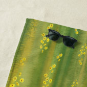 夏の牧草地に黒アンガスカウカワイカフカーフ ビーチタオル (インサイチュ)