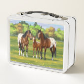 夏の牧草地のブラウンベイアパロオーサ馬 メタルランチボックス (裏面)