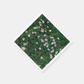 夏の牧草地の小さな白とライトピンクのワイルドフラワー スタンダードカクテルナプキン (角)