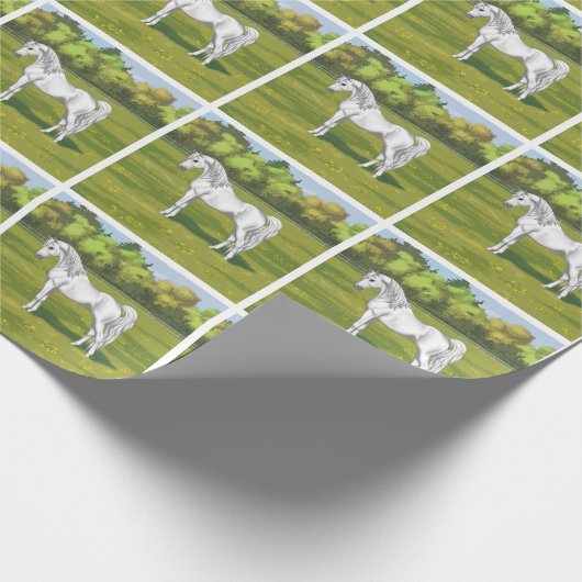 夏の牧草地の白エジプトのアラビア馬 ラッピングペーパー (角)
