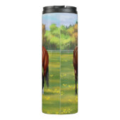 夏の牧草地の茶色のベイクォーターウマ タンブラー (裏面)