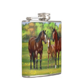 夏の牧草地の茶色のベイクォーターウマ フラスク (右)