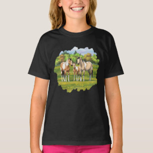 夏の牧草地絵を描でバックスキンのダン馬 Tシャツ