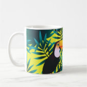 夏の緑のトロピカルトゥーカンジャングルの葉 コーヒーマグカップ (左)