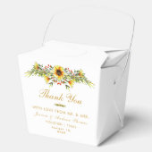 夏の花を飾ったウェディング フェイバーボックス (正面)