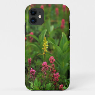 夏の野の花が色彩の饗宴を繰り広げる iPhone 11 ケース