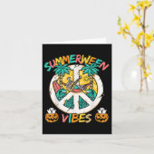 夏の間のスケルトンは蘇と一緒にビーチでリラックス カード (黄色い花)