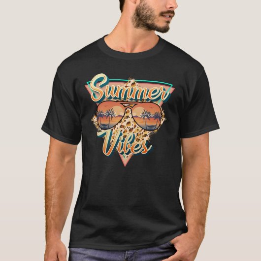 夏の雰囲気 | ヴィンテージサングラス | ビーチ夕日 Tシャツ (正面)