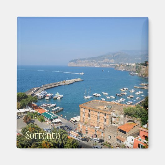 夏の静かな日のソレントの晴れたイタリアの街 マグネット (正面)