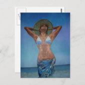 夏を楽しむ帽子とサロンを着た女性 ポストカード (正面/裏面)