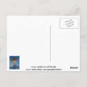 夏を楽しむ帽子とサロンを着た女性 ポストカード (裏面)