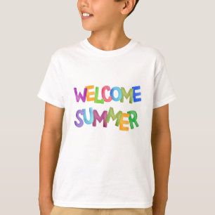 夏を迎える カラフルなバケーション タイポグラフィ Tシャツ