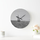 夏カッコいいの帆船の写真 ラージ壁時計 (ホーム)