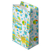 夏カラフルとビーチのおもしろいパタモノグラムのーン スモールペーパーバッグ (正面アングル)