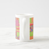 夏カラフルのフェイク果実の継ぎ目 ボーンチャイナマグカップ (裏面)