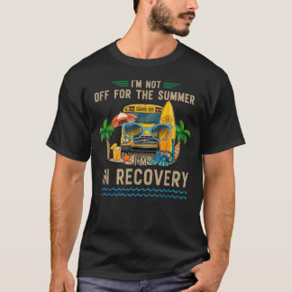 夏休みじゃないです、療養中です 先生 Tシャツ