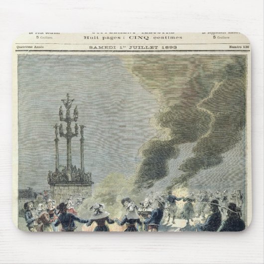 夏至を祝うためについている篝火 マウスパッド (正面)