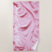「夏、日、おもしろい」ピンクカップケーキつや消し ビーチタオル (正面)