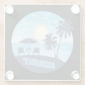 夏、日、ビーチ、椅子、傘とヤシの木 ガラスコースター (裏面)