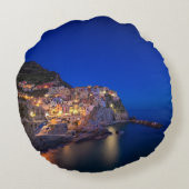 夕べのCinque TerreのManarolaの町 ラウンドクッション (裏面)