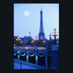 夕べビューオブエッフェルタワー ポスター<br><div class="desc">夕べビューオブエッフェルタワーアットムーンライズ |淡い光を与える | AssetID: 90789751</div>