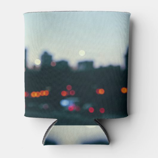 夕べワルシャワ: Blurry Cityscapeシルエット。 缶クーラー (正面)