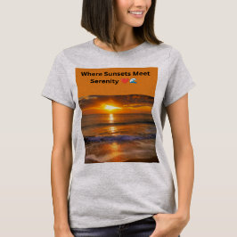 夕日が穏やかさと出会う場所 ❤️🌊 Tシャツ